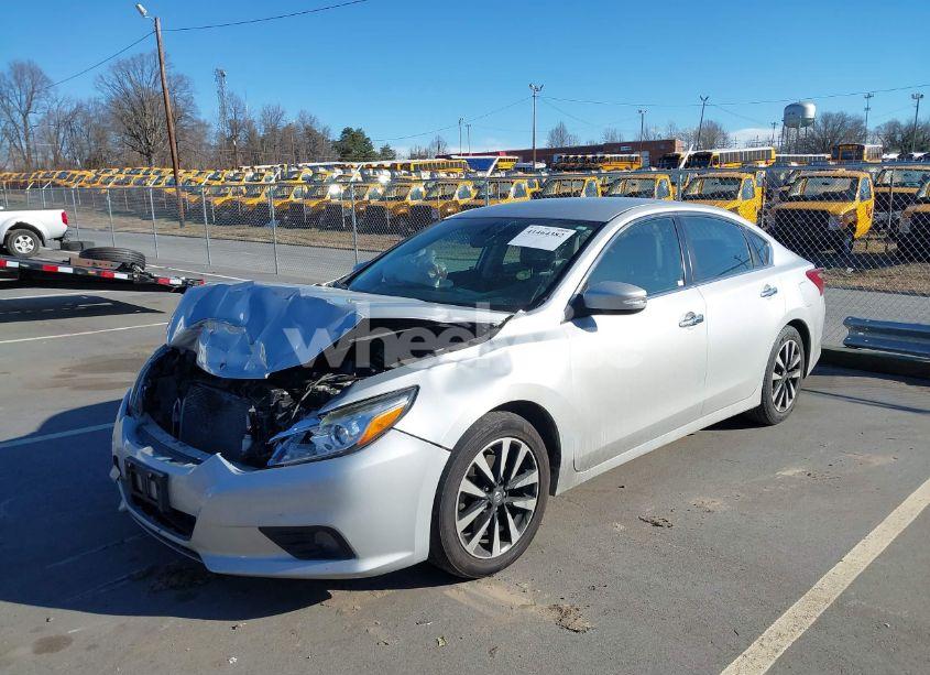 Photo 2 of 2018 Nissan Altima 2.5 SL (VIN 1N4AL3AP9JC158108)