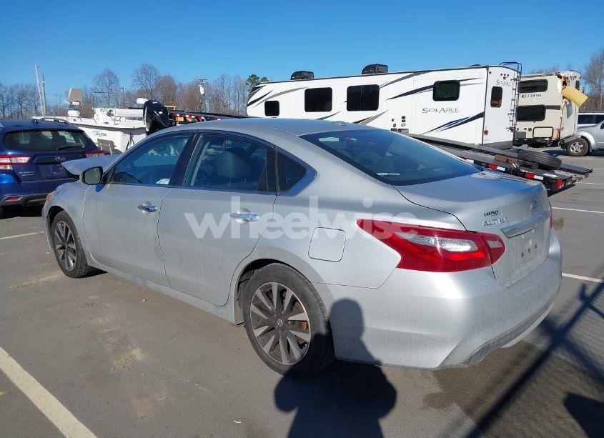 Photo 3 of 2018 Nissan Altima 2.5 SL (VIN 1N4AL3AP9JC158108)