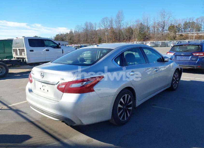 Photo 4 of 2018 Nissan Altima 2.5 SL (VIN 1N4AL3AP9JC158108)
