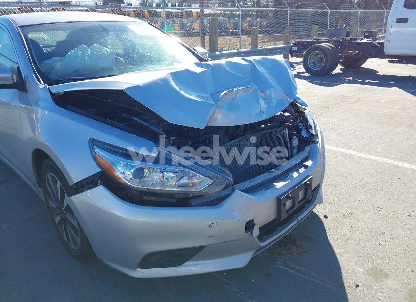 Photo 6 of 2018 Nissan Altima 2.5 SL (VIN 1N4AL3AP9JC158108)