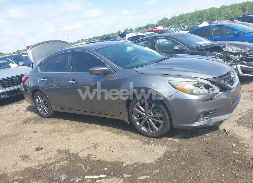 Photo 13 of 2018 Nissan Altima 2.5 SR (VIN 1N4AL3AP9JC160277)