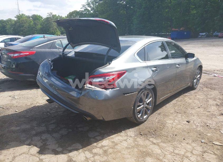 Photo 4 of 2018 Nissan Altima 2.5 SR (VIN 1N4AL3AP9JC160277)