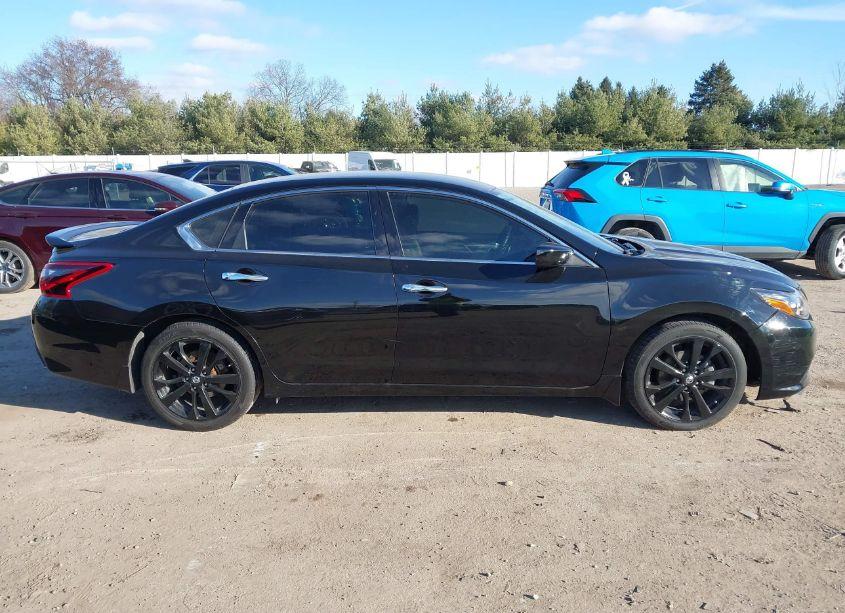 Photo 13 of 2018 Nissan Altima 2.5 SR (VIN 1N4AL3AP9JC160473)