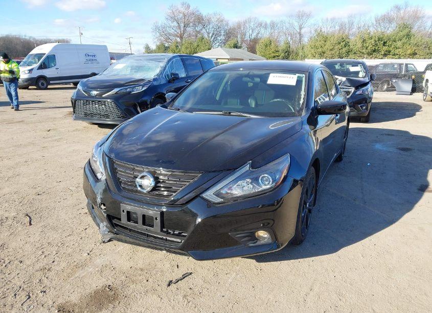 Photo 2 of 2018 Nissan Altima 2.5 SR (VIN 1N4AL3AP9JC160473)