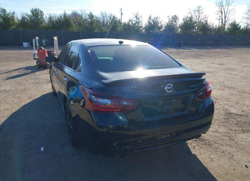 Photo 3 of 2018 Nissan Altima 2.5 SR (VIN 1N4AL3AP9JC160473)