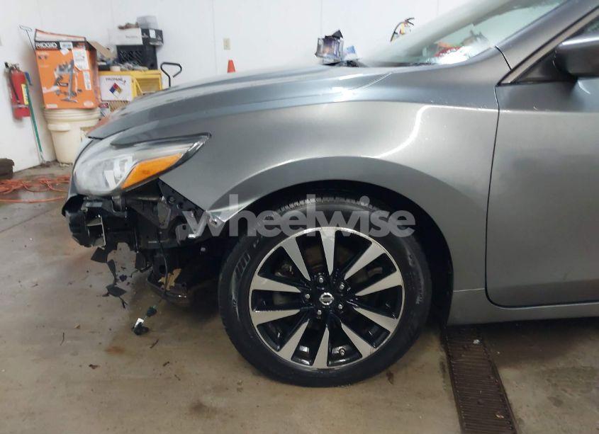 Photo 18 of 2018 Nissan Altima 2.5 SV (VIN 1N4AL3AP9JC160800)
