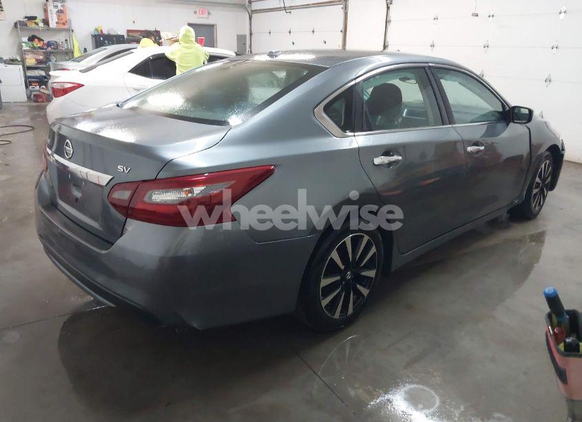 Photo 4 of 2018 Nissan Altima 2.5 SV (VIN 1N4AL3AP9JC160800)