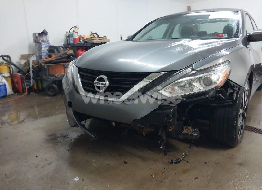Photo 6 of 2018 Nissan Altima 2.5 SV (VIN 1N4AL3AP9JC160800)