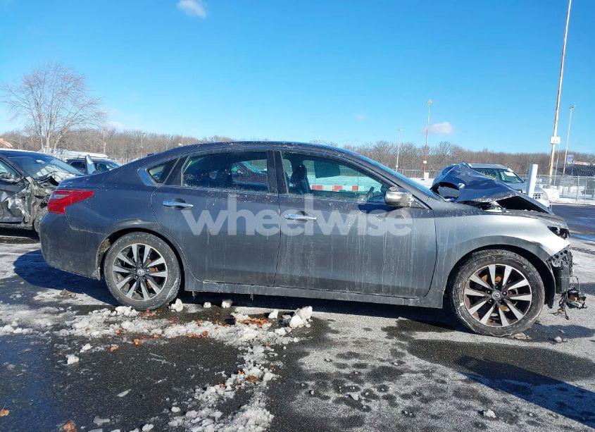 Photo 13 of 2018 Nissan Altima 2.5 SL (VIN 1N4AL3AP9JC171652)
