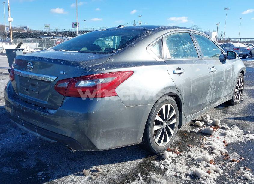 Photo 4 of 2018 Nissan Altima 2.5 SL (VIN 1N4AL3AP9JC171652)