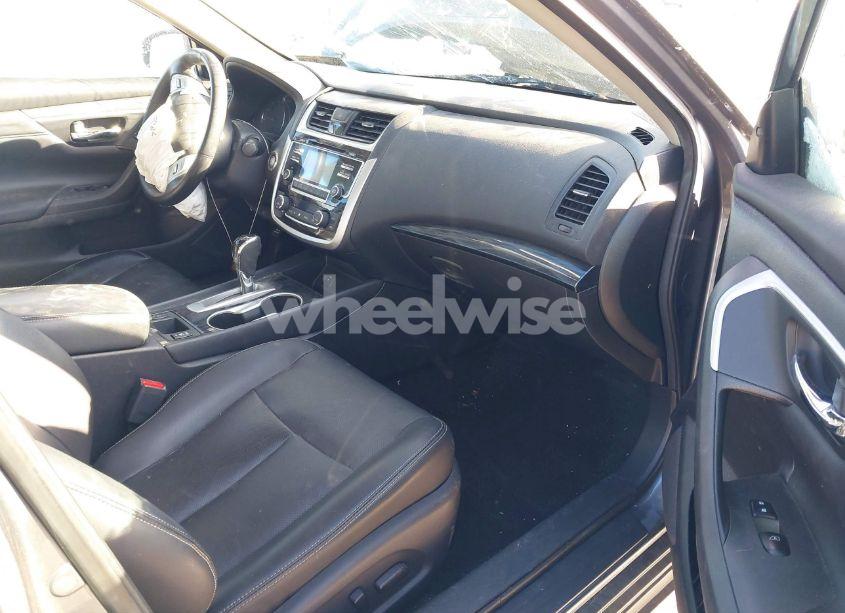 Photo 5 of 2018 Nissan Altima 2.5 SL (VIN 1N4AL3AP9JC171652)