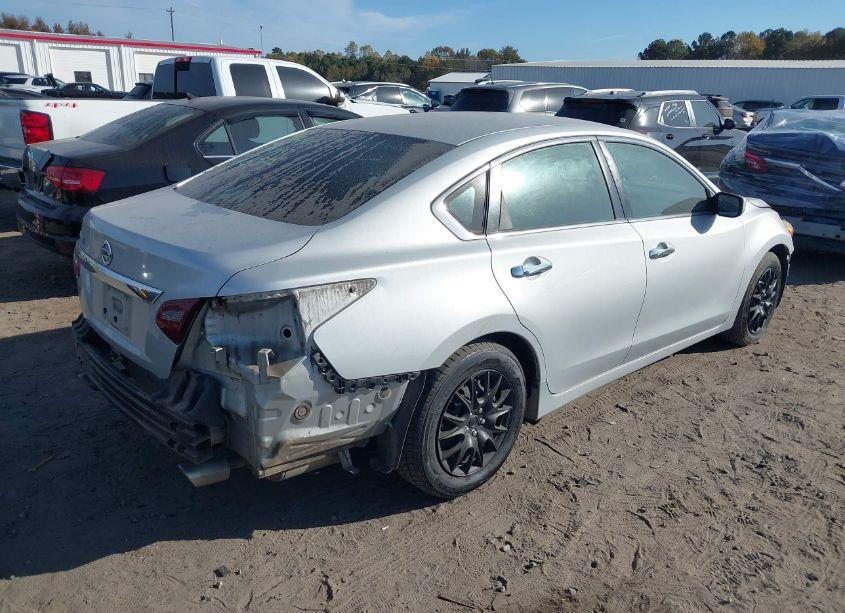 Photo 4 of 2018 Nissan Altima 2.5 S (VIN 1N4AL3AP9JC190783)