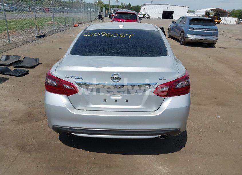 Photo 16 of 2018 Nissan Altima 2.5 SL (VIN 1N4AL3AP9JC192033)