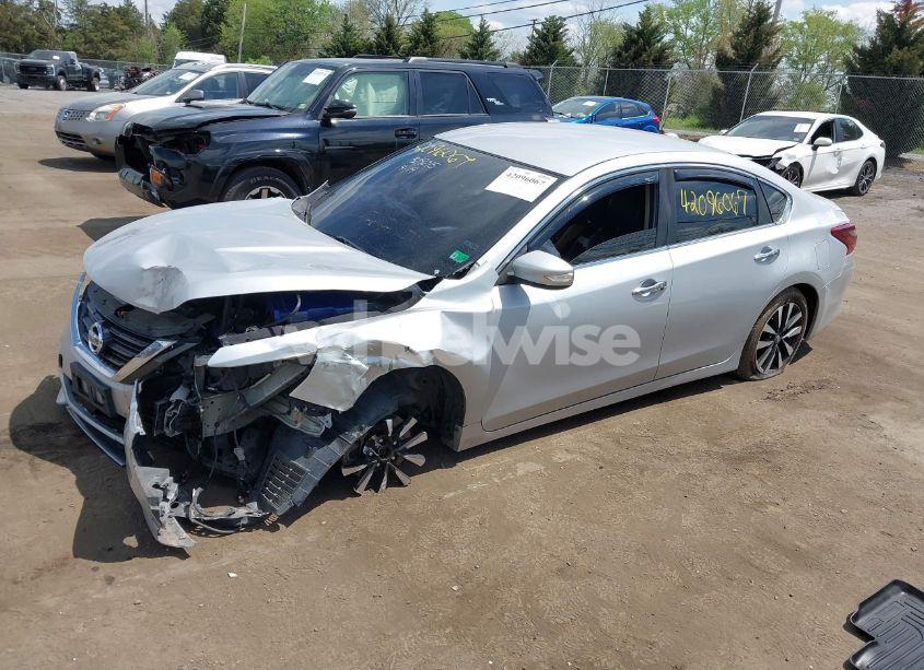 Photo 2 of 2018 Nissan Altima 2.5 SL (VIN 1N4AL3AP9JC192033)