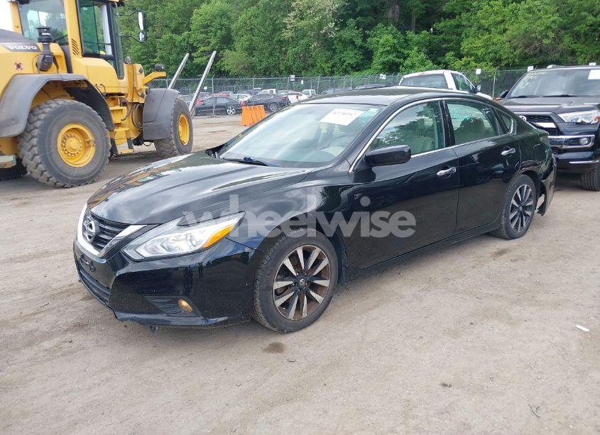 Photo 2 of 2018 Nissan Altima 2.5 SV (VIN 1N4AL3AP9JC195157)