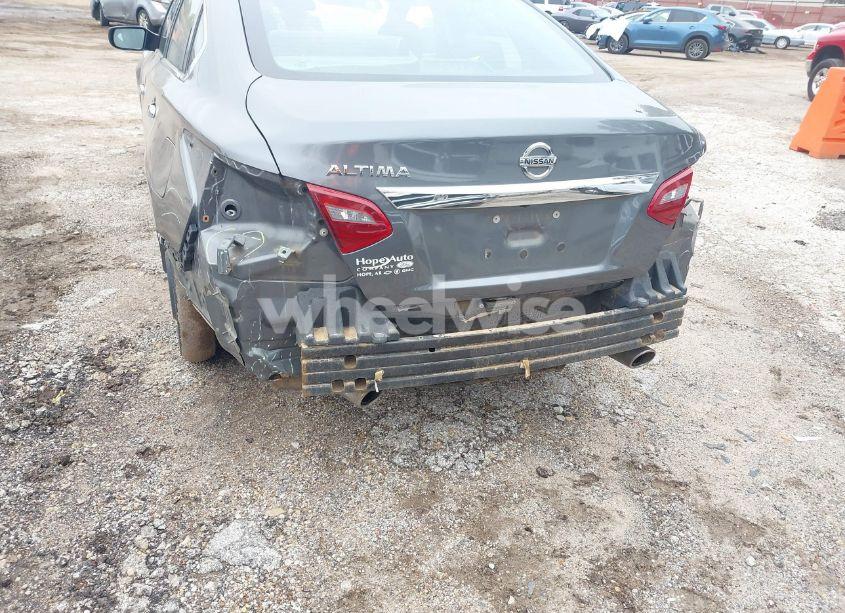 Photo 18 of 2018 Nissan Altima 2.5 S (VIN 1N4AL3AP9JC195692)
