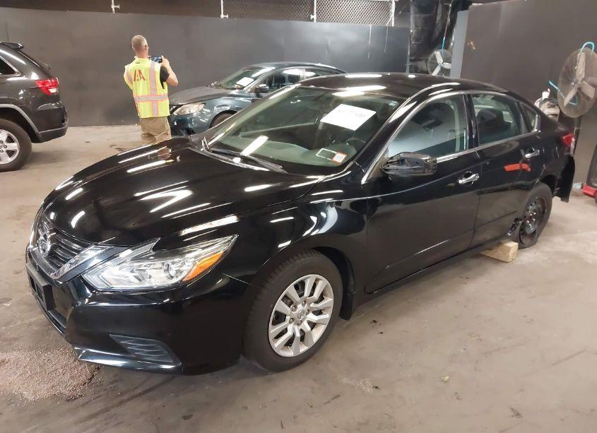 Photo 2 of 2018 Nissan Altima 2.5 S (VIN 1N4AL3AP9JC198964)