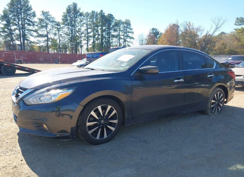Photo 2 of 2018 Nissan Altima 2.5 SV (VIN 1N4AL3AP9JC199158)