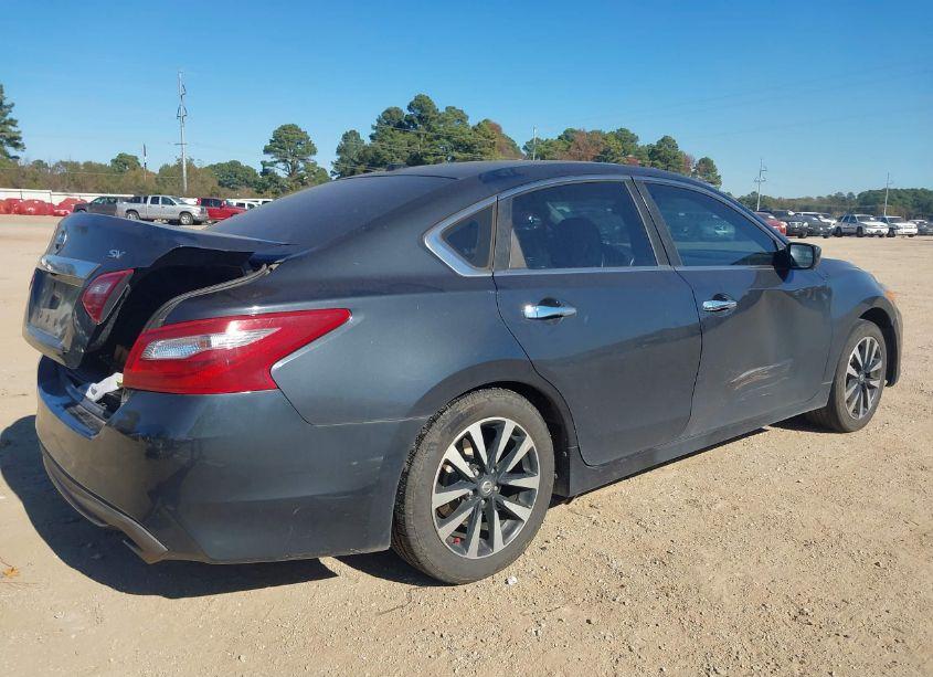 Photo 4 of 2018 Nissan Altima 2.5 SV (VIN 1N4AL3AP9JC199158)