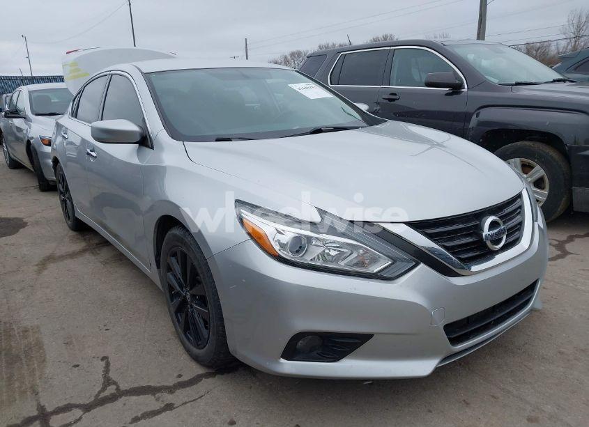 2018 Nissan Altima 2.5 SV (VIN 1N4AL3AP9JC199760) main photo