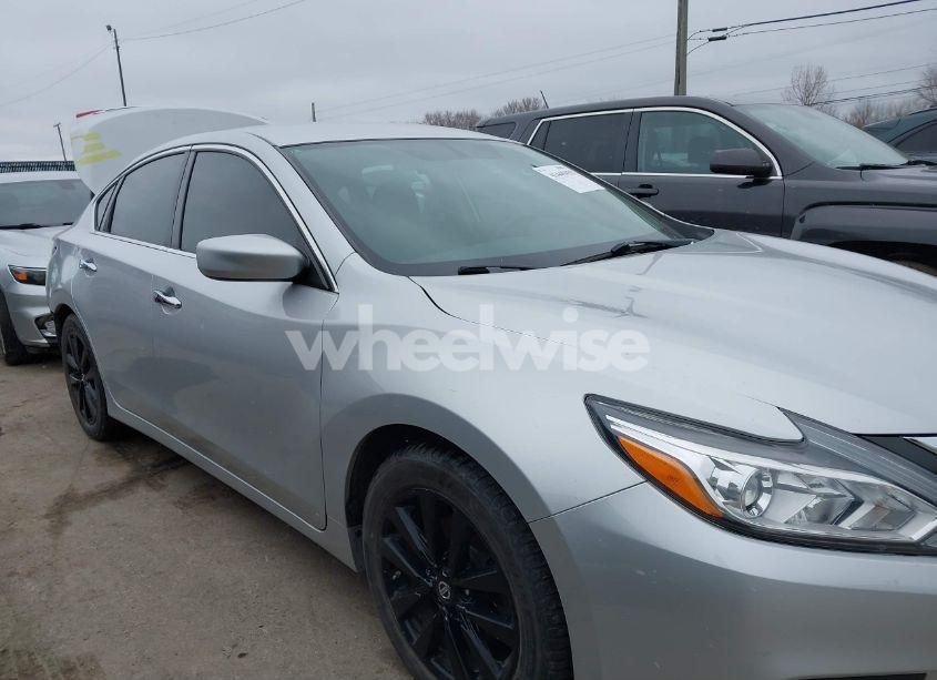 Photo 13 of 2018 Nissan Altima 2.5 SV (VIN 1N4AL3AP9JC199760)