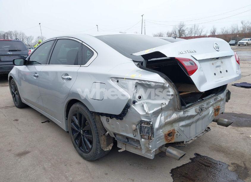 Photo 3 of 2018 Nissan Altima 2.5 SV (VIN 1N4AL3AP9JC199760)