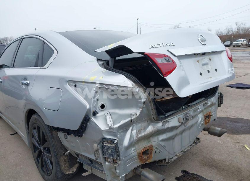 Photo 6 of 2018 Nissan Altima 2.5 SV (VIN 1N4AL3AP9JC199760)