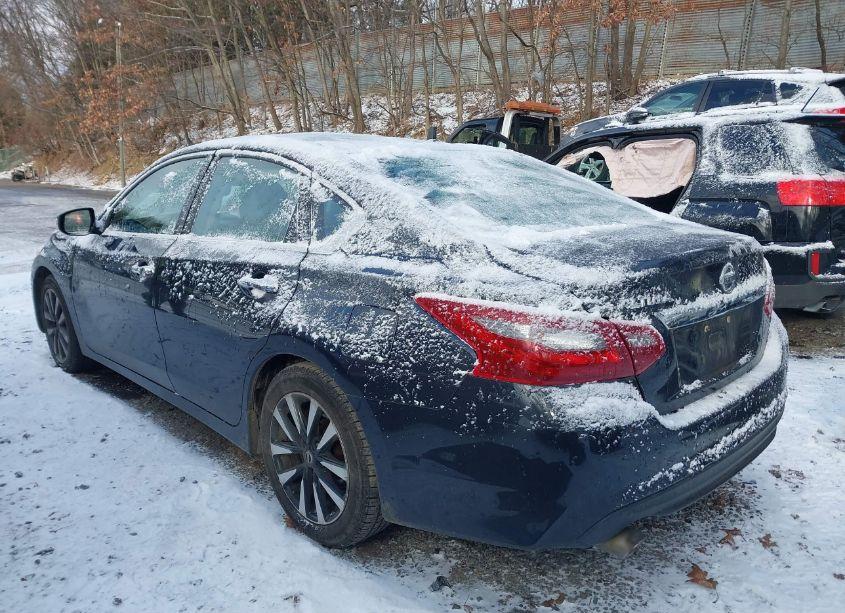 Photo 3 of 2018 Nissan Altima 2.5 SL (VIN 1N4AL3AP9JC202351)