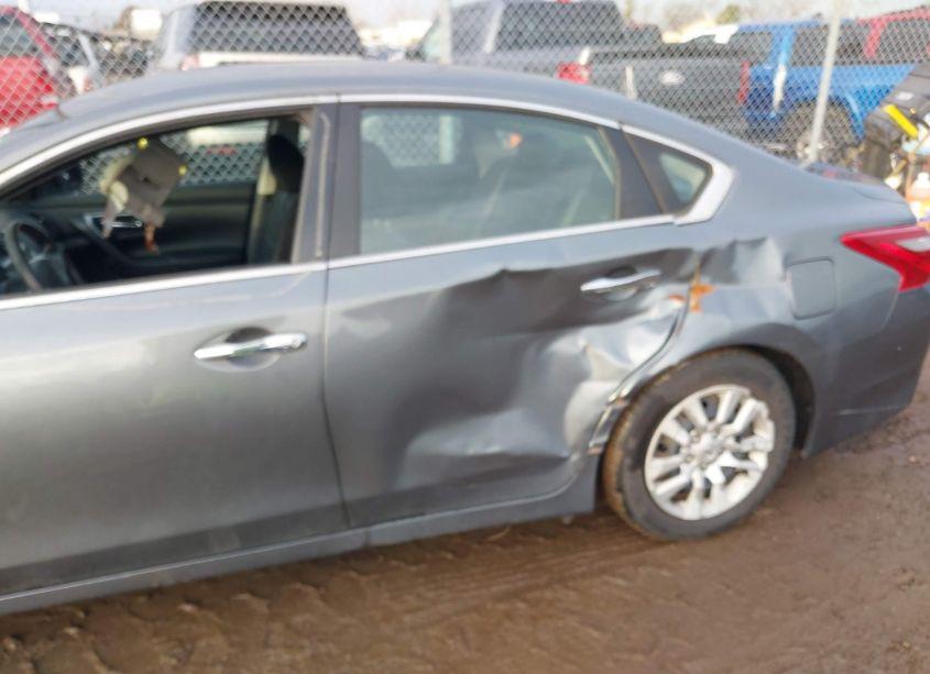 Photo 17 of 2018 Nissan Altima 2.5 S (VIN 1N4AL3AP9JC205850)