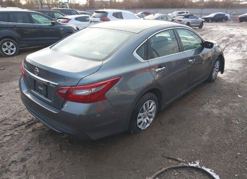Photo 4 of 2018 Nissan Altima 2.5 S (VIN 1N4AL3AP9JC205850)