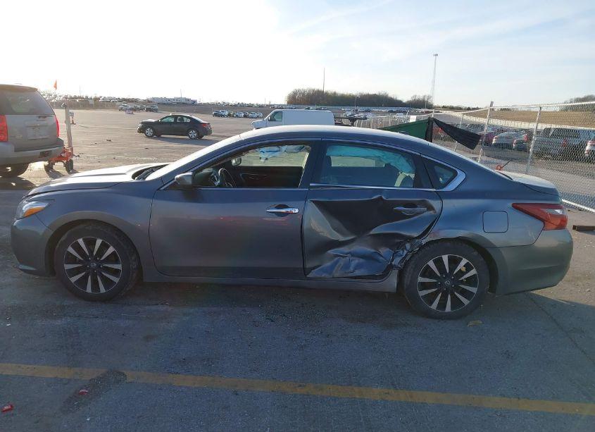 Photo 14 of 2018 Nissan Altima 2.5 SV (VIN 1N4AL3AP9JC212409)