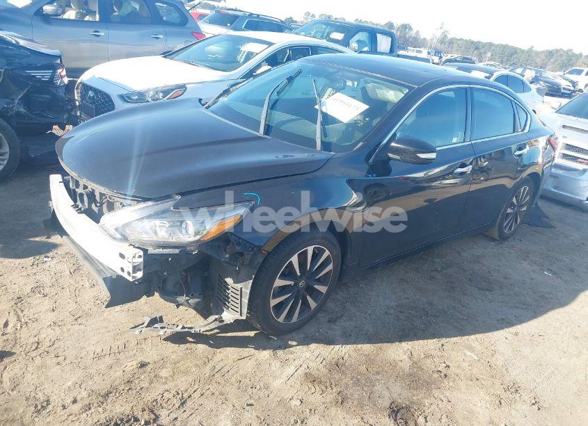 Photo 2 of 2018 Nissan Altima 2.5 SL (VIN 1N4AL3AP9JC213771)