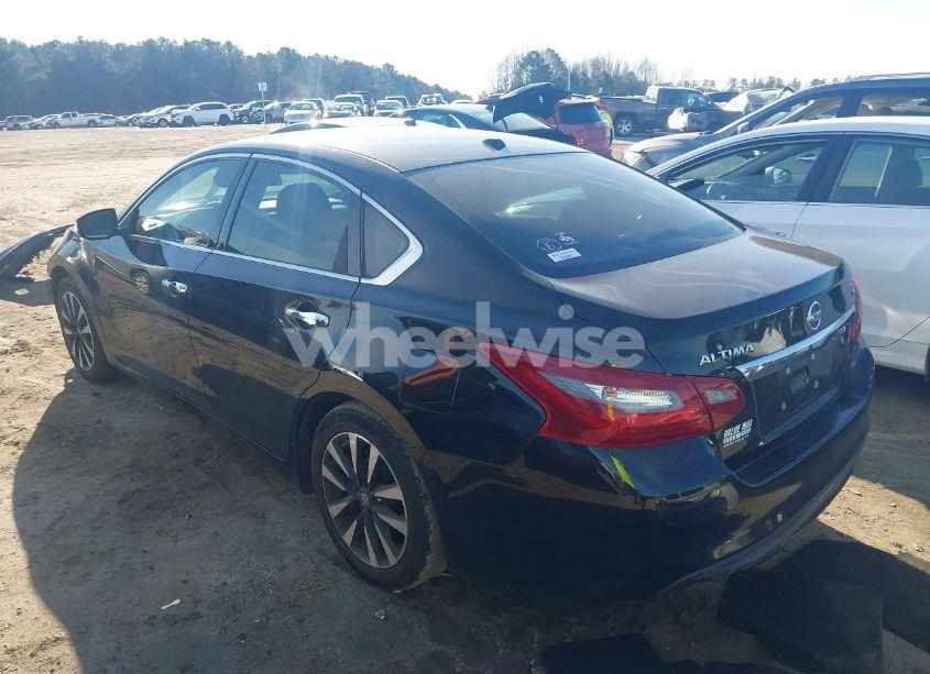 Photo 3 of 2018 Nissan Altima 2.5 SL (VIN 1N4AL3AP9JC213771)