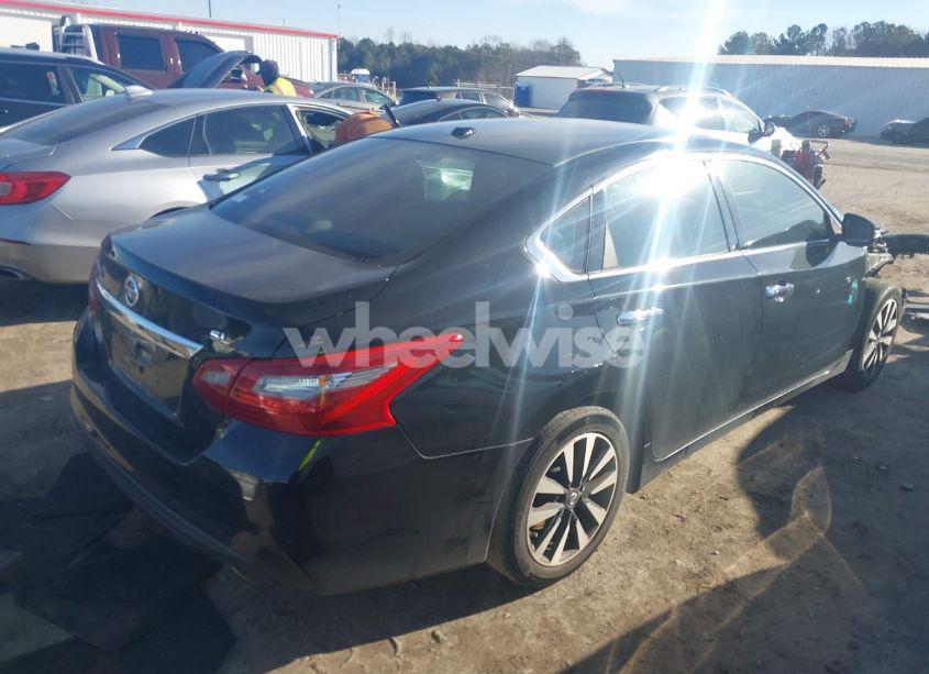 Photo 4 of 2018 Nissan Altima 2.5 SL (VIN 1N4AL3AP9JC213771)