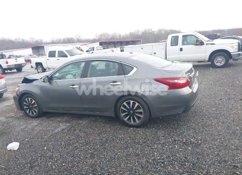 Photo 14 of 2018 Nissan Altima 2.5 SL (VIN 1N4AL3AP9JC226598)