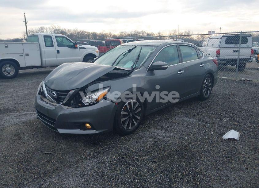 Photo 2 of 2018 Nissan Altima 2.5 SL (VIN 1N4AL3AP9JC226598)