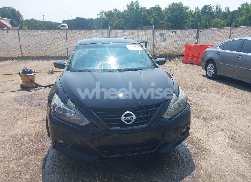 Photo 12 of 2018 Nissan Altima 2.5 SR (VIN 1N4AL3AP9JC234118)