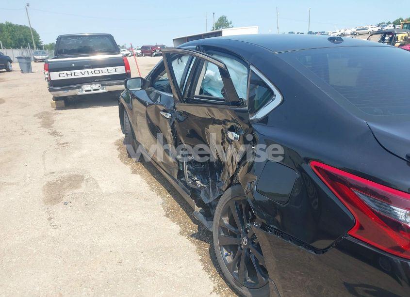 Photo 17 of 2018 Nissan Altima 2.5 SR (VIN 1N4AL3AP9JC234118)