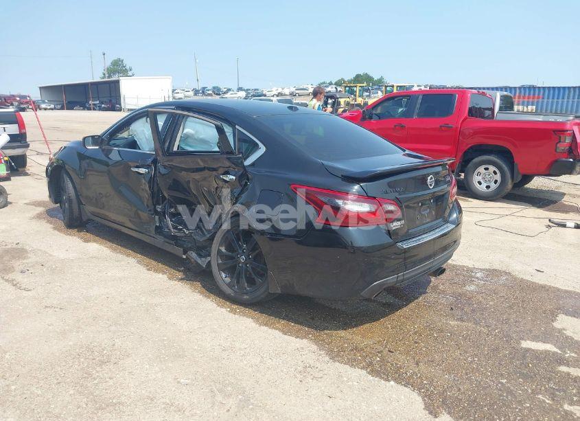 Photo 3 of 2018 Nissan Altima 2.5 SR (VIN 1N4AL3AP9JC234118)