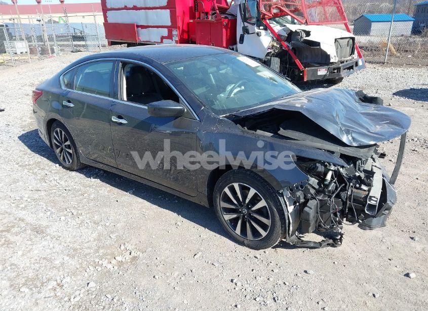 2018 Nissan Altima 2.5 SV (VIN 1N4AL3AP9JC239996) main photo