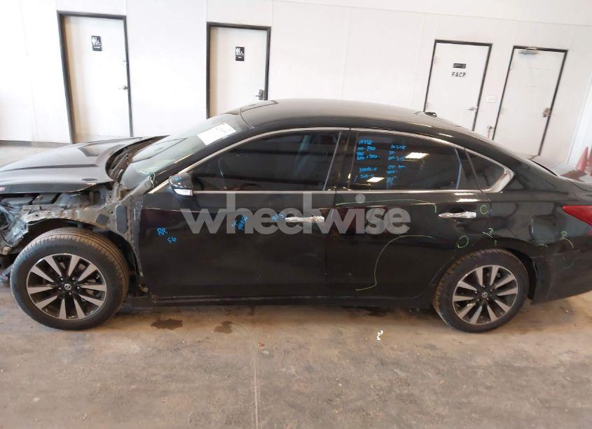 Photo 14 of 2018 Nissan Altima 2.5 SL (VIN 1N4AL3AP9JC249685)