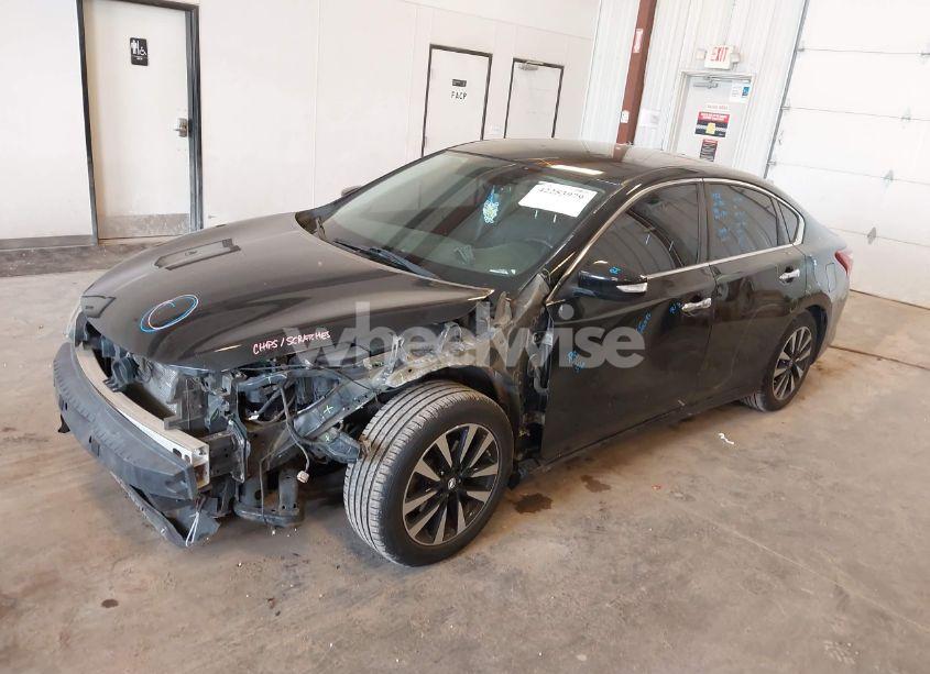 Photo 2 of 2018 Nissan Altima 2.5 SL (VIN 1N4AL3AP9JC249685)