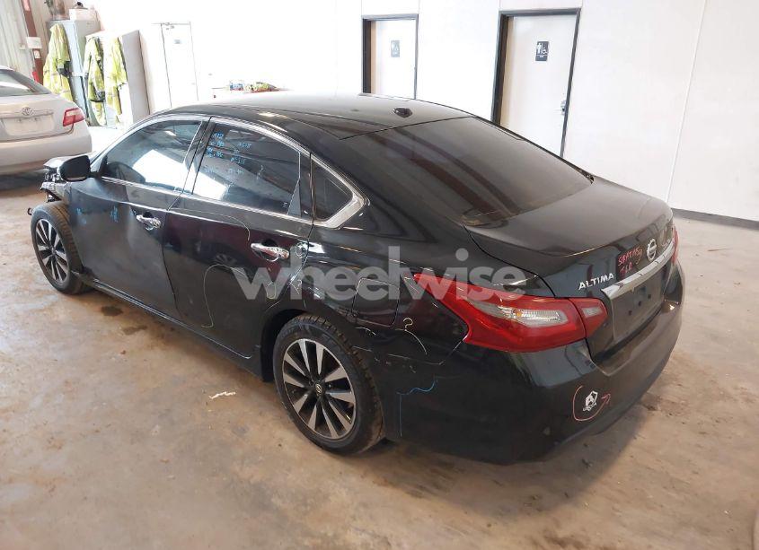 Photo 3 of 2018 Nissan Altima 2.5 SL (VIN 1N4AL3AP9JC249685)