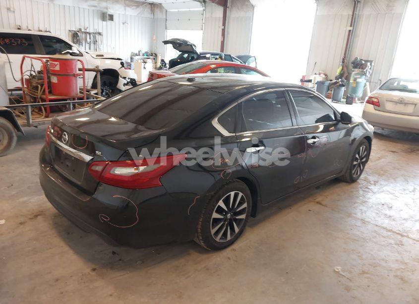 Photo 4 of 2018 Nissan Altima 2.5 SL (VIN 1N4AL3AP9JC249685)