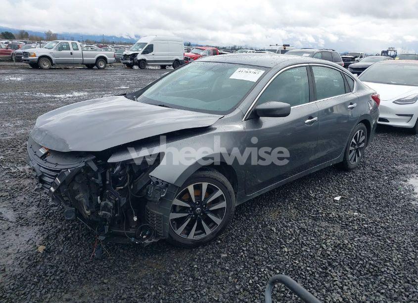 Photo 2 of 2018 Nissan Altima 2.5 SV (VIN 1N4AL3AP9JC255566)