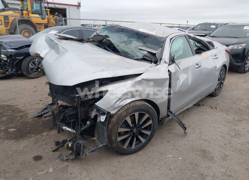 Photo 2 of 2018 Nissan Altima 2.5 SV (VIN 1N4AL3AP9JC256281)