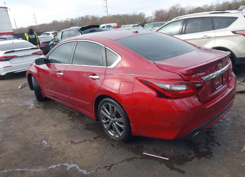 Photo 3 of 2018 Nissan Altima 2.5 SR (VIN 1N4AL3AP9JC273792)