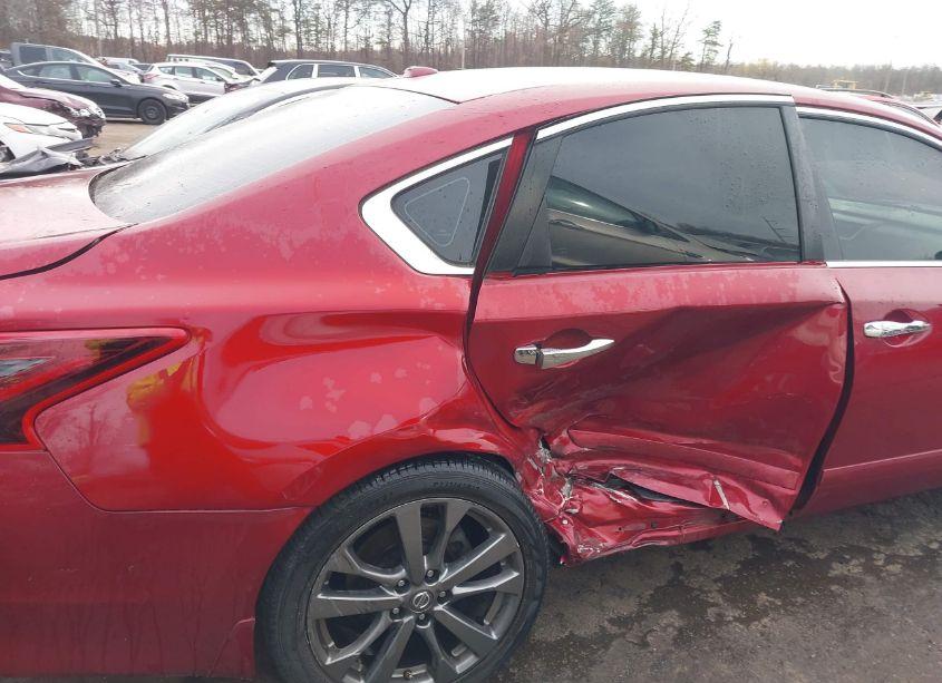 Photo 6 of 2018 Nissan Altima 2.5 SR (VIN 1N4AL3AP9JC273792)
