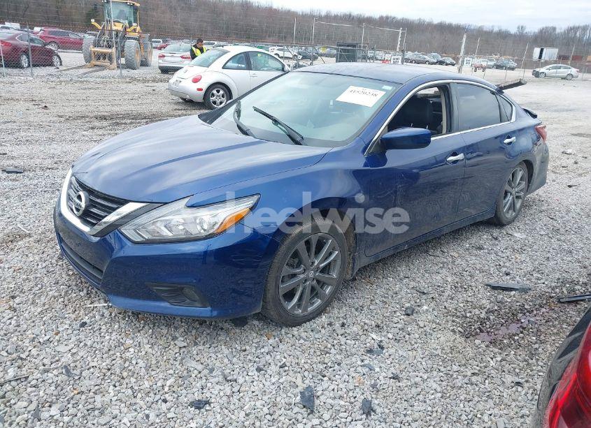 Photo 2 of 2018 Nissan Altima 2.5 SR (VIN 1N4AL3AP9JC277082)