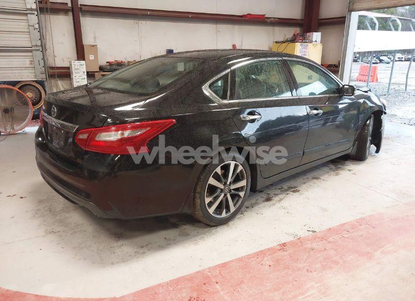 Photo 4 of 2018 Nissan Altima 2.5 S (VIN 1N4AL3AP9JC281908)